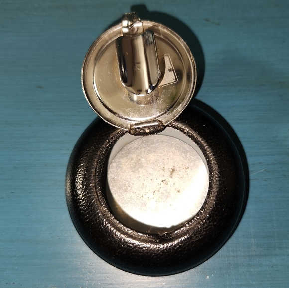 Vintage Pocket Ashtray - Picture 7 of 9